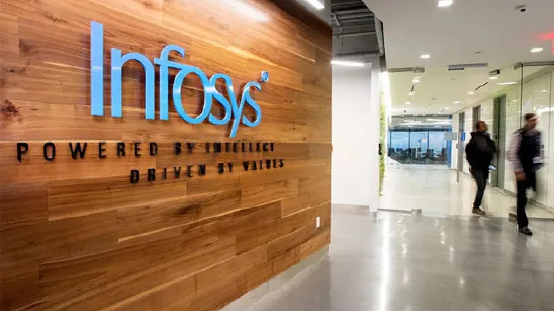 infosys-gives-company-shares-to-more-junior-senior-employees-can-this